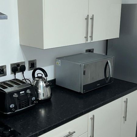 Lovely 1 Bed Apartment In Salford Manchester Eksteriør bilde